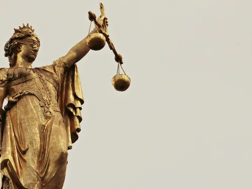 Paris : ouverture du procès d’un ancien entraîneur de foot pour...